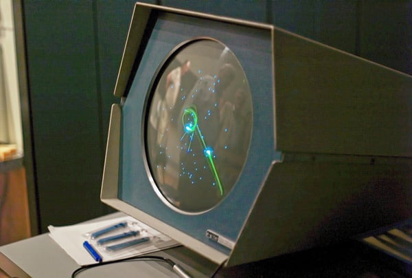 Spacewar! running on PDP-1 Type 30 CRT display with green phosphor